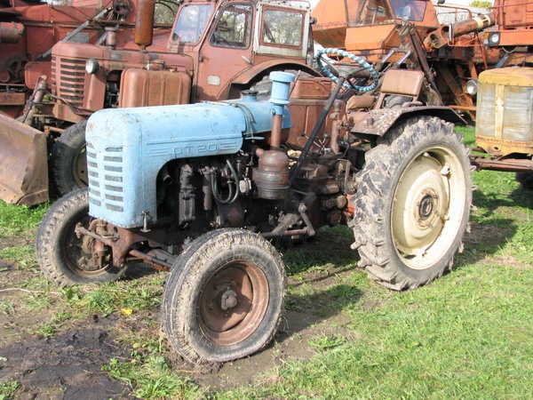 Traktor DT-20