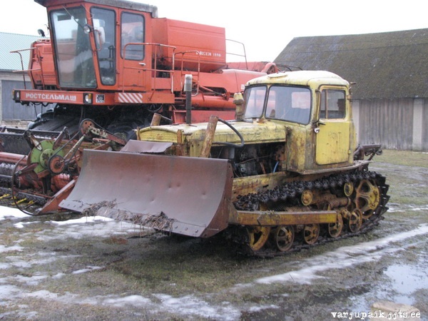 traktor ДТ-75