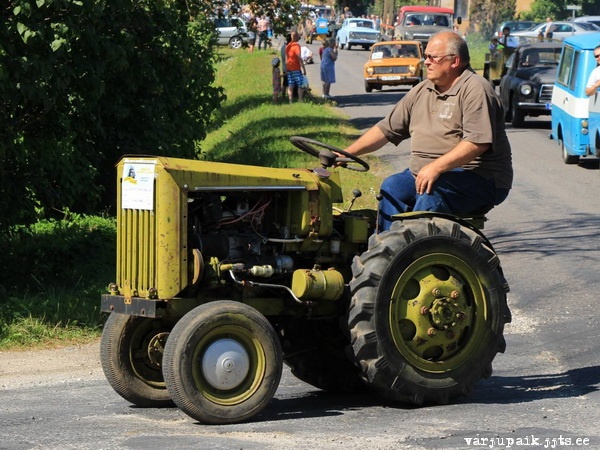 iseehitatud traktor
