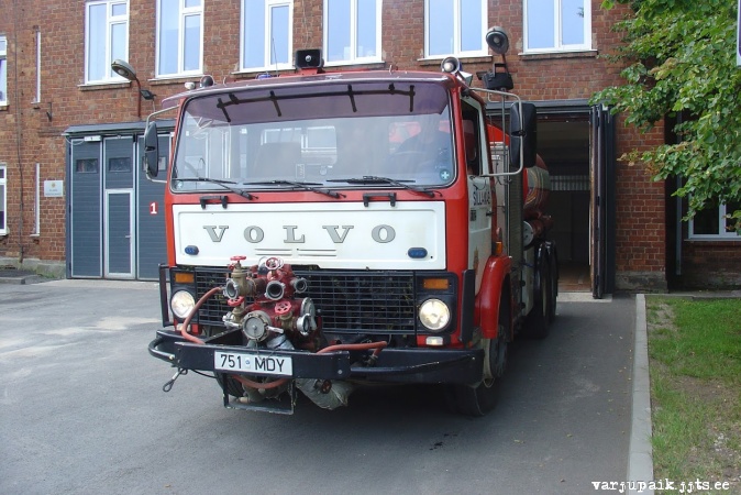 tuletõrjeauto Volvo F7 6x2