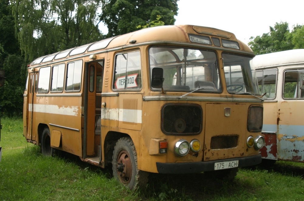 autobuss ПАЗ-672M