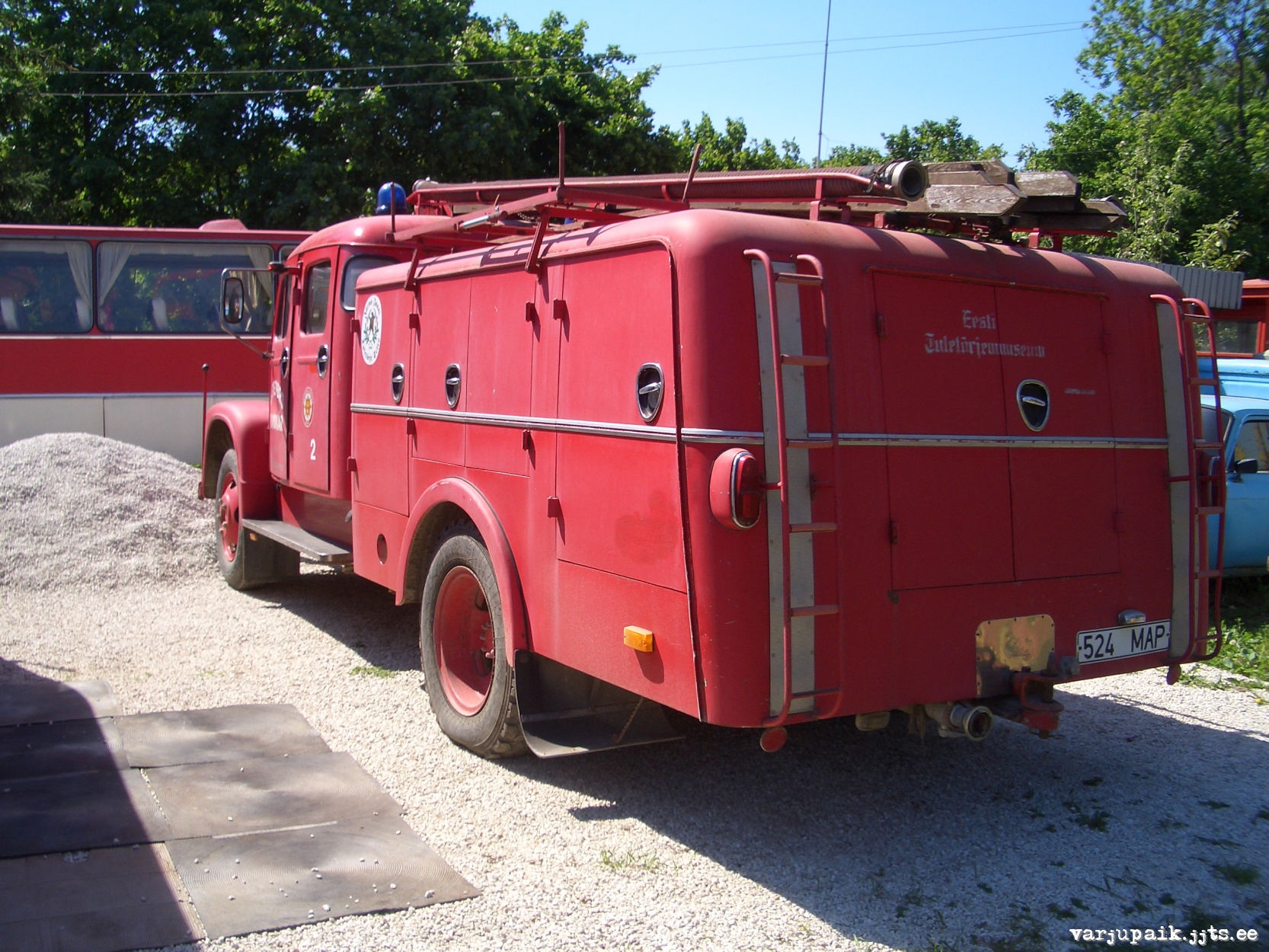 Tuletõrjeauto International Loadstar 1600
