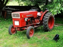 Traktor Universal 445-V